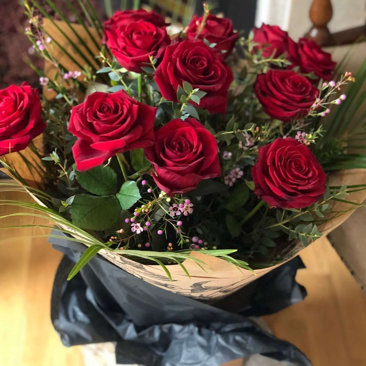 12 luxury long stemmed red roses with packaging