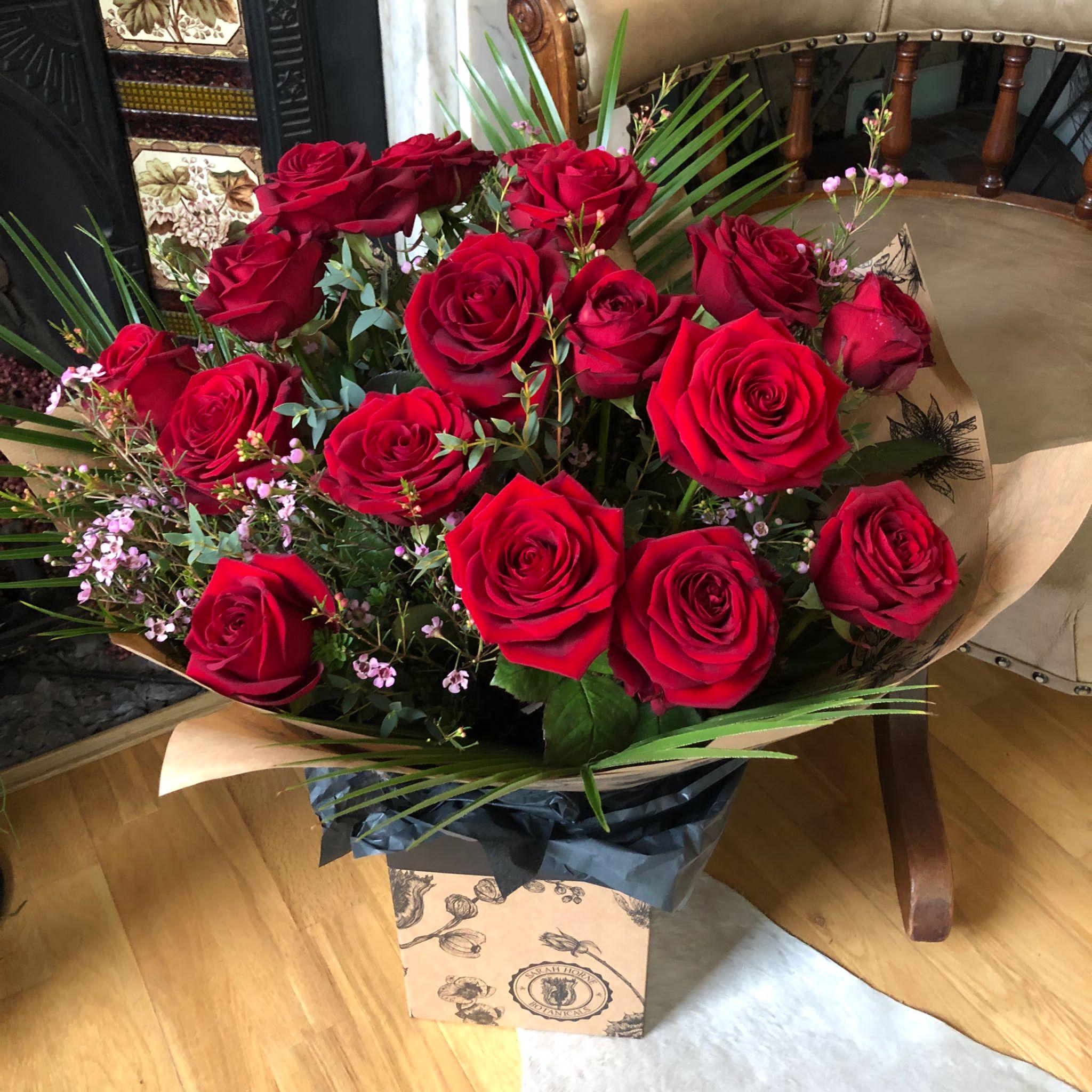 18 red roses