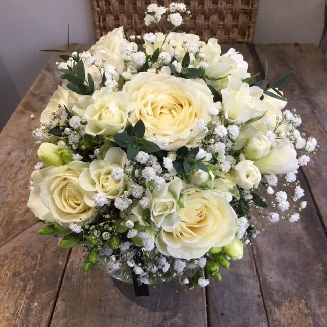 cream roses and gypsophilia 