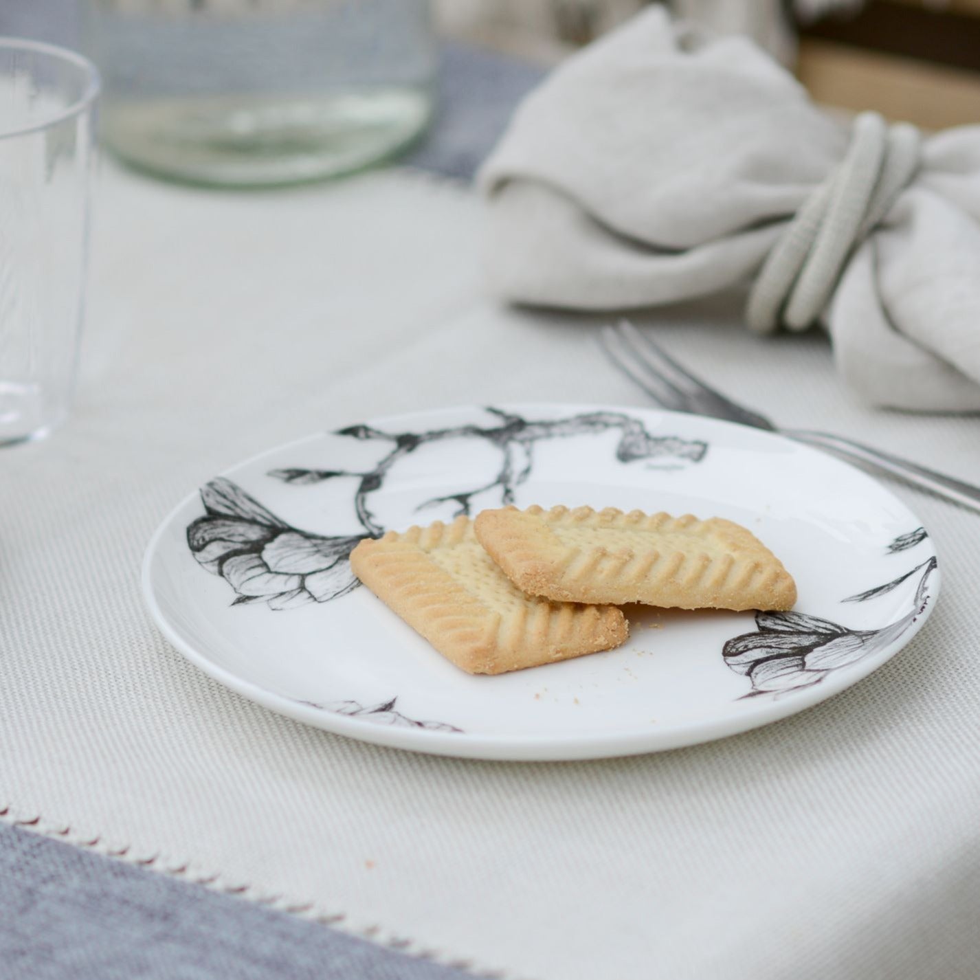 Botanical cake plate with magnolia design