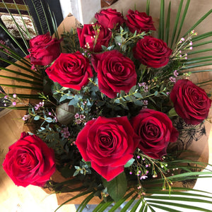 12 luxury long stemmed red roses